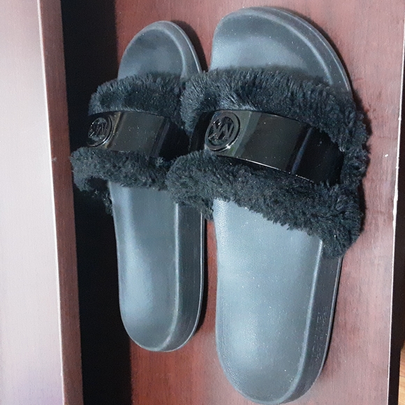 Michael Michael Kors Slipper Shoes - Picture 4 of 8